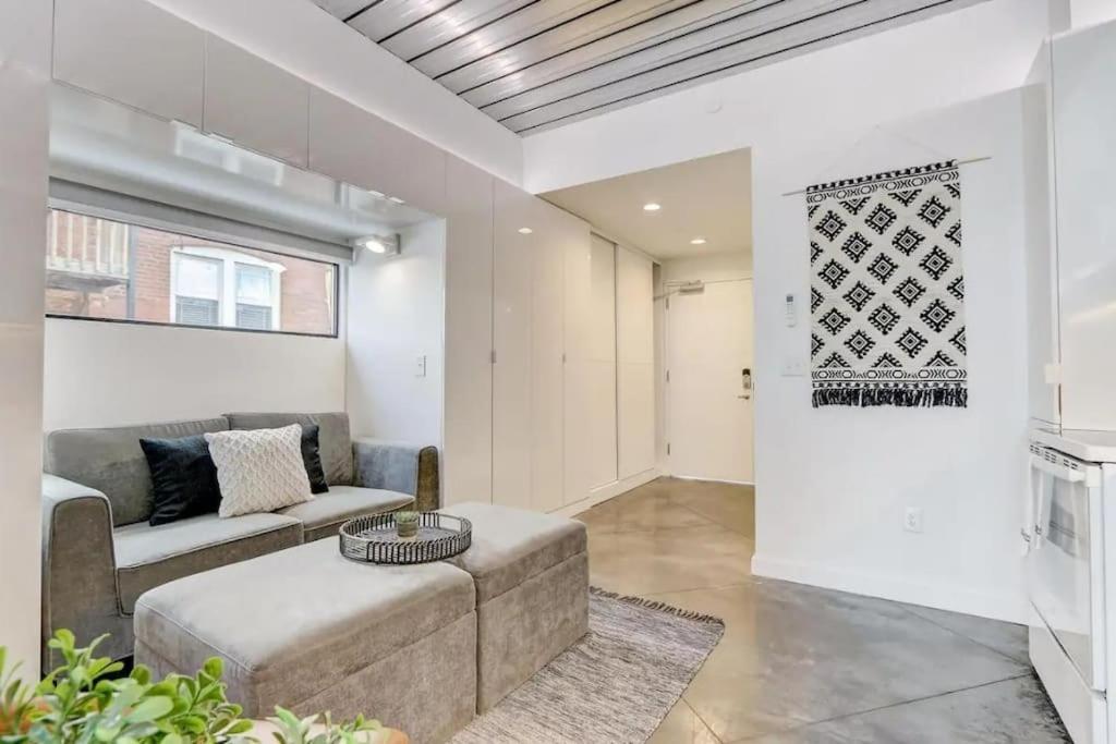 Kcm Mikros Smart Apartments 2 クリーブランド エクステリア 写真